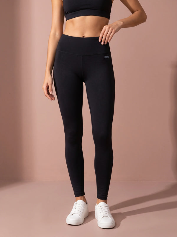 TUNDE | Black 1